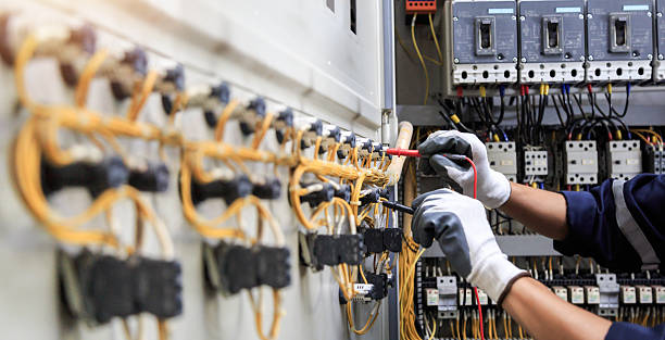 Professional Electrician technician working in London, OH